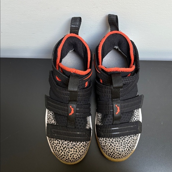 Nike Lebron Soldier 11 Safari sneakers basketball shoes Velcro youth kids US4 - Picture 7 of 10